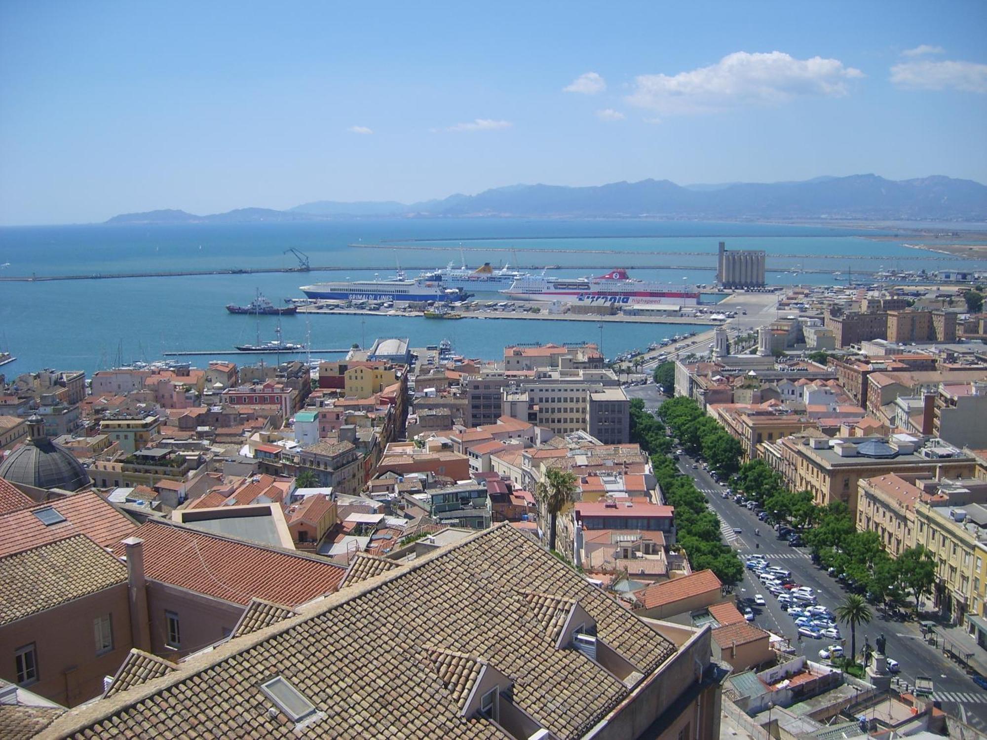 La Casa Di Cry Apartment Cagliari Luaran gambar